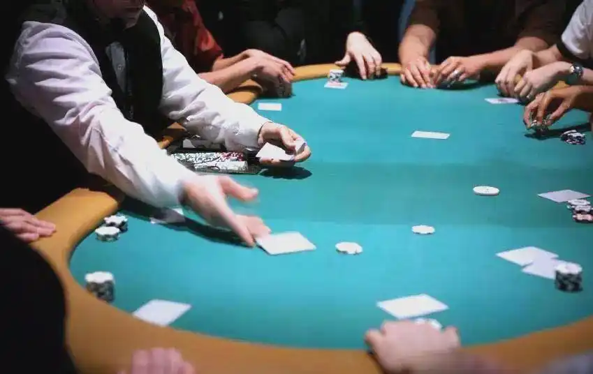 德州扑克 转牌圈行动_德州扑克四圈流程_德州扑克翻牌前策略
