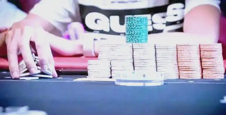 德州扑克如何稳定盈利_德州扑克位置策略_德州扑克牌局管理技巧