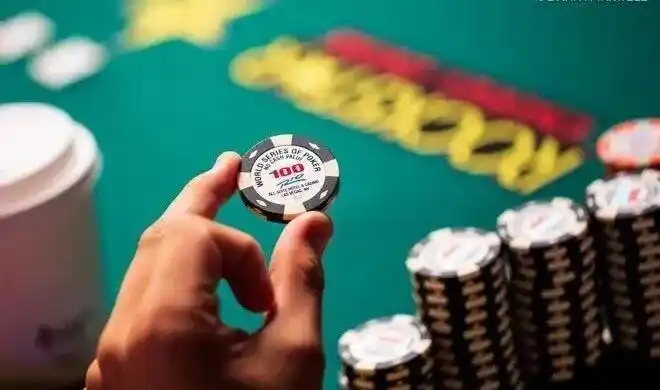 德州扑克最低级别策略_剥削性打法技巧_德州扑克 加注