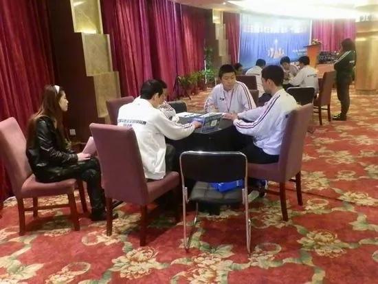 JJ斗地主中的德州扑克怎样打_斗地主电竞化改造_斗地主电竞赛事公平性