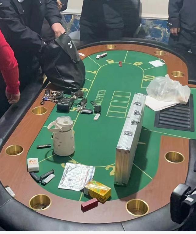 德州扑克赌博团伙被抓_满城区公安破获德州扑克赌博案_德州扑克 桌