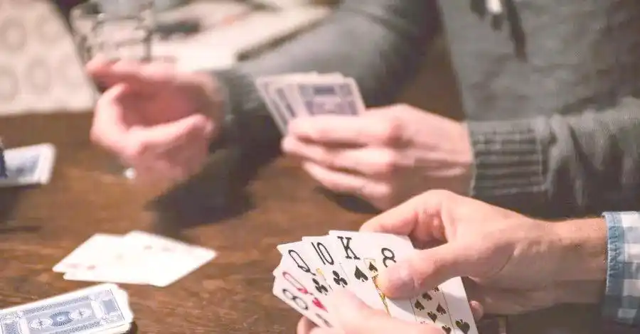 扑克位置策略_澳门有德州扑克_英文德州扑克术语