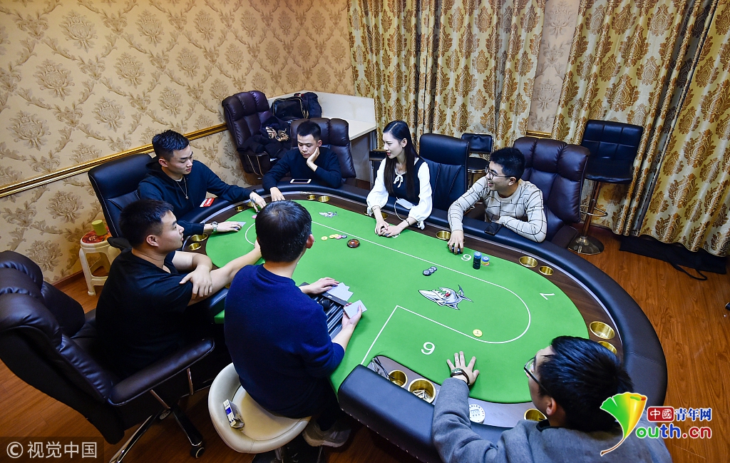 成都电子科技大学 德州扑克 玩家_亚巡赛 女神 余铃涵_德州扑克2016冠军