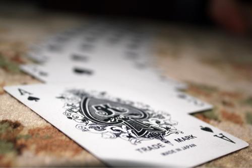 德州扑克电子游戏监管政策_联众德州扑克买入金币_电子棋牌游戏发展模式