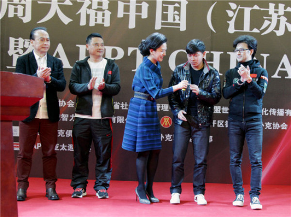 德州扑克比赛宣传_南京德州扑克比赛涉赌调查_汪峰德州扑克锦标赛
