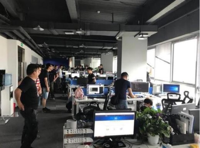 百人德州扑克_网络赌博平台 德州扑克网游 监管打击