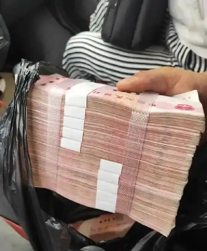 赌徒债务家庭毁灭反思_离婚德州扑克赢钱输光经历_德州扑克资金波动