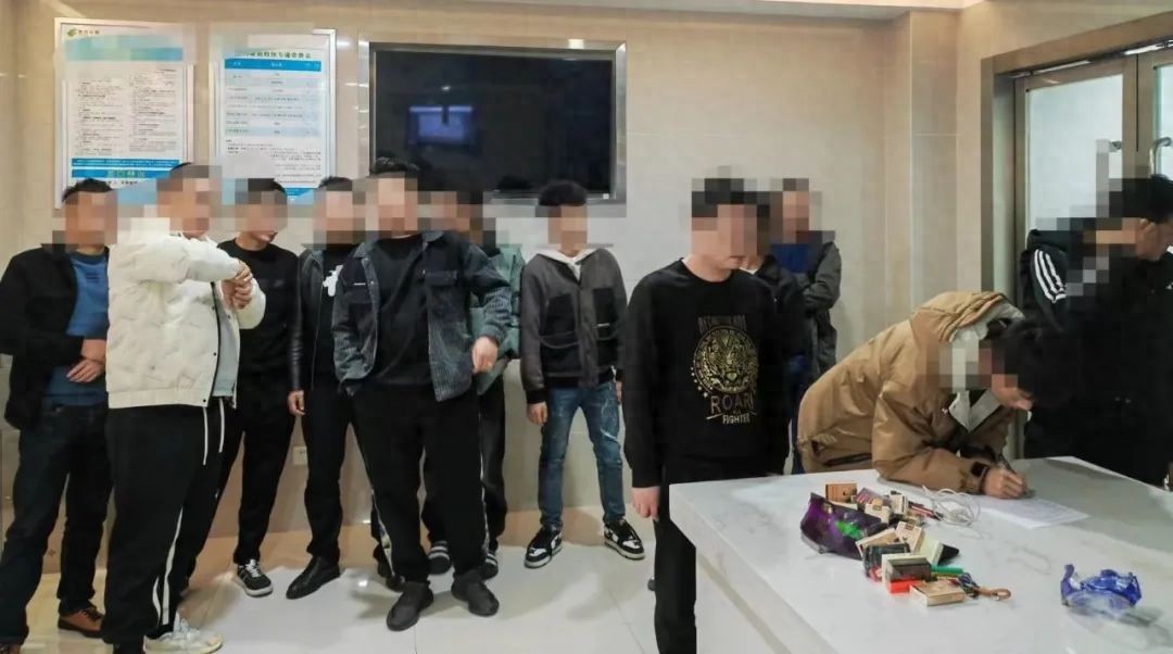 德州扑克 一条街_阳新警方打掉德州扑克赌博窝点_抓获13人刑事拘留11人