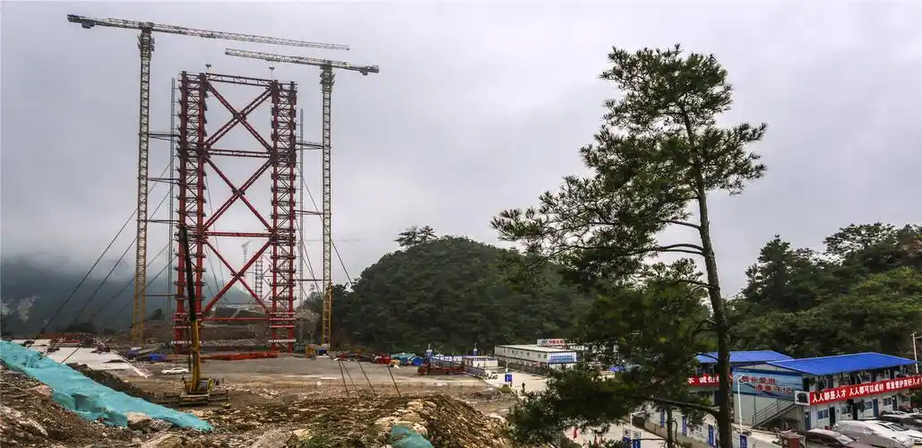 德州扑克 盲注_无限德州扑克大盲位AT策略_翻牌前加注应对平跟溜入