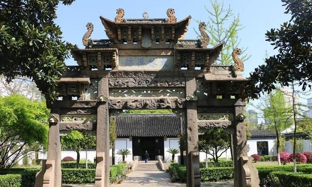 25岁本科毕业体面工作 德州扑克失控 全过程 _ 吃头孢配白酒进ICU _德州扑克真人