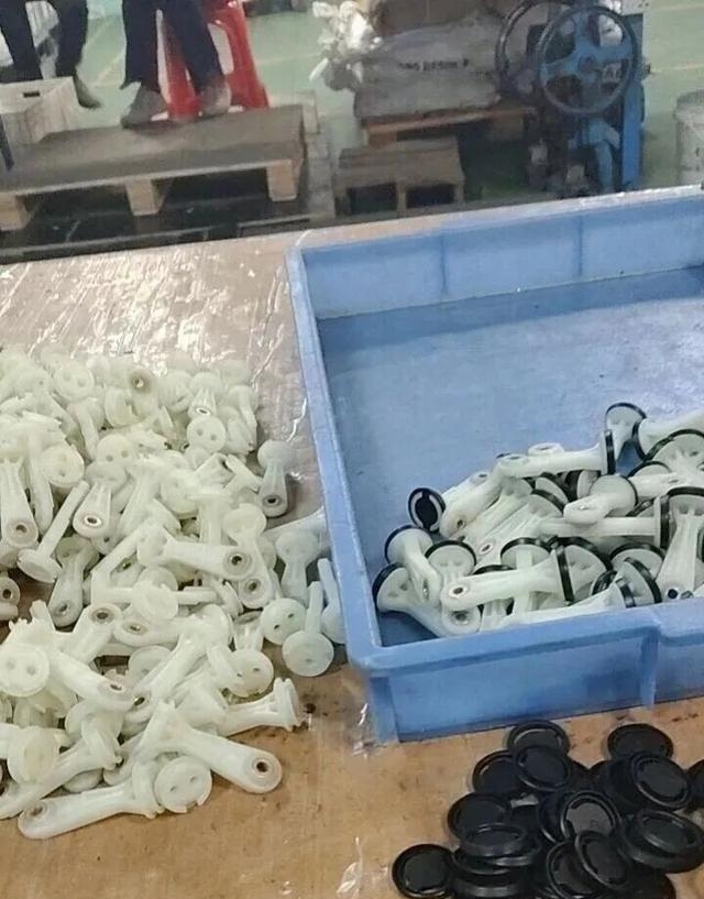 25岁本科毕业体面工作 德州扑克失控 全过程 _ 吃头孢配白酒进ICU _德州扑克真人