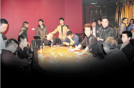 便衣警察突袭赌场_长沙新型赌博案件_德州扑克作弊