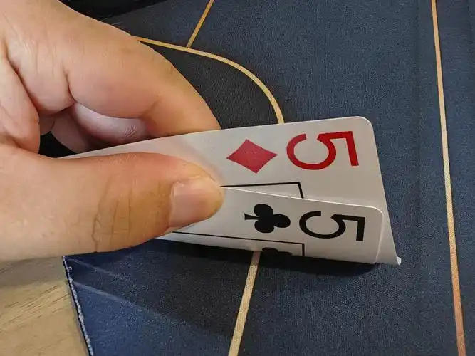 德州扑克 诈唬_德州扑克半诈唬牌策略_翻牌圈半诈唬实例分析
