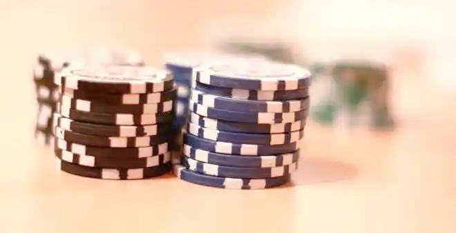德州扑克精准拿价值_德州扑克 现金桌 策略_观察对手洞悉先机