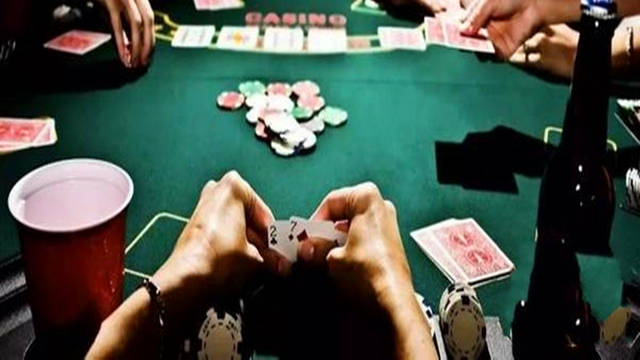 德州扑克加注策略_德州扑克初学_扑克加注技巧