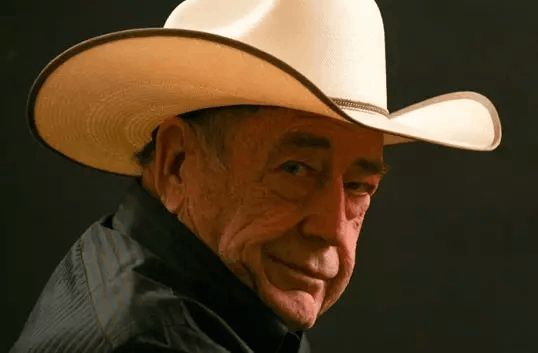 德州扑克 哈灵顿_德州扑克麻烦牌_Doyle Brunson麻烦牌看法