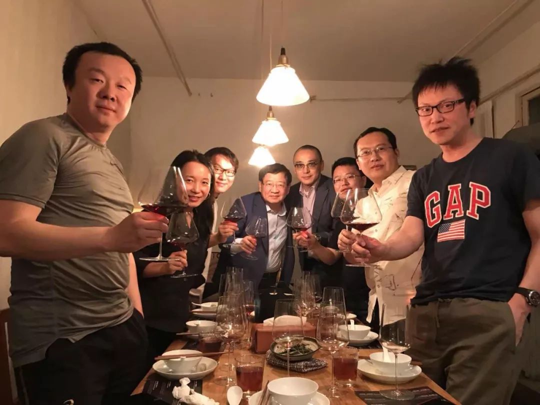 德州牌扑克游戏规则及玩法_09玩德州扑克_德州牌扑克游戏在哪里可以玩