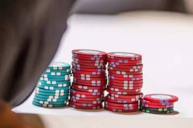 德州扑克现金桌打法_扑克账户记录好处_扑克赢钱后继续玩策略