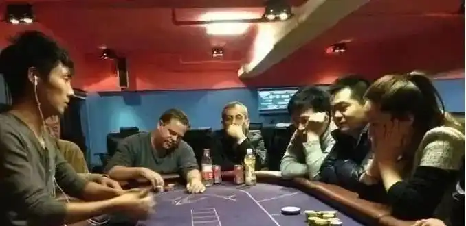 德州扑克位置策略_9人桌位置打法_德州扑克co是什么位置