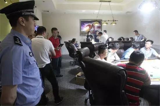 德州扑克职业牌手生活_德州扑克线下俱乐部现状_冠军德州扑克牌