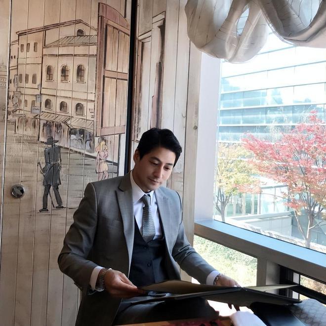 杨佳辉扑克职业生涯_德州扑克名人最新动态_新加坡扑克明星杨佳辉