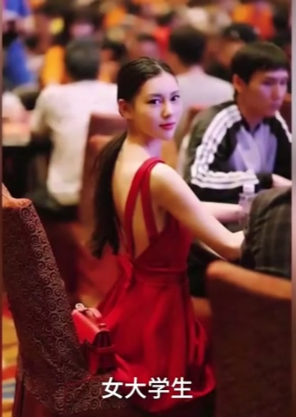 德州扑克女玩家_美女赌神 余铃涵 德州扑克女神