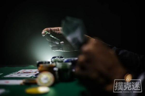 职业德州扑克玩家_扑克手牌记录方法_扑克技巧提升