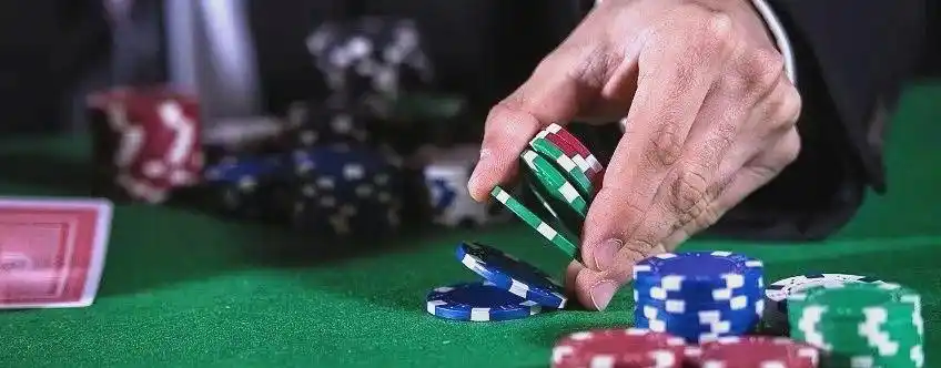 静态翻牌动态翻牌湿透翻牌分析_德州扑克金刚大小_德州扑克牌面类型策略