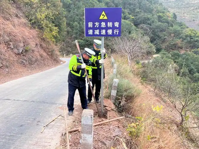 德州扑克 转牌_短牌德州策略调整_短牌德州规则变化