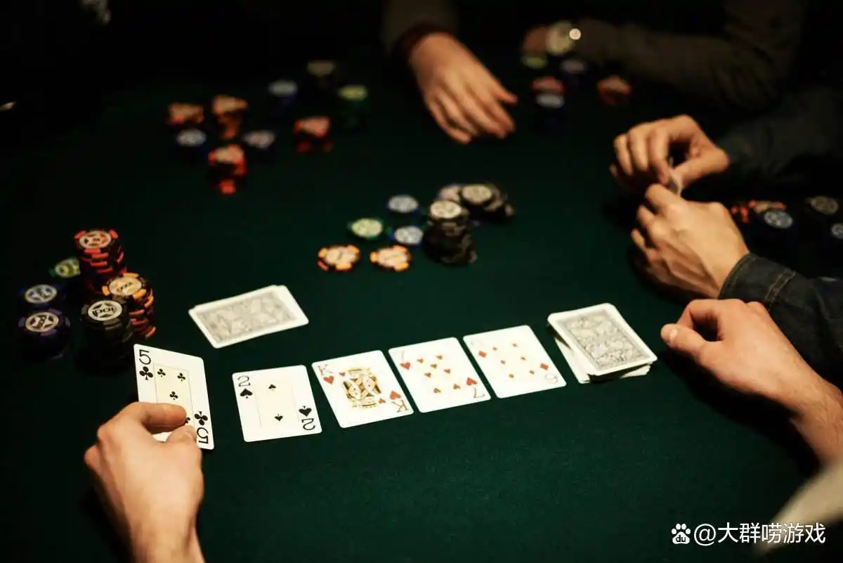 如何选择合适的场合进行摊牌_德州扑克 诈唬方法_德州扑克诈唬技巧