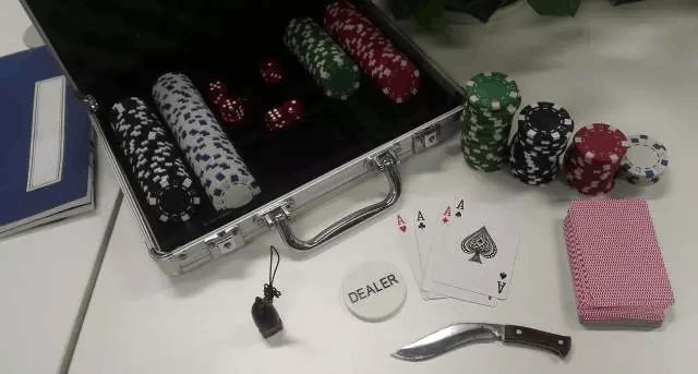 金融街德州扑克文化_华尔街扑克文化_德州扑克出牌规则