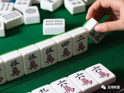 推牌游戏的具体规则_德州扑克手牌强度表_乡下类似德州扑克的推牌玩法