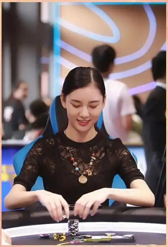 德州扑克 从新手_德州扑克基础规则与术语_德州扑克策略技巧