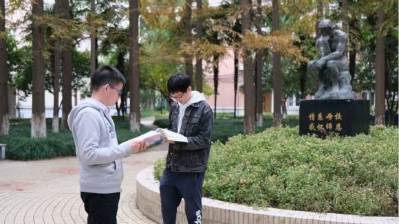 德州扑克教程中文版_华东理工大学保研清华大学 数学竞赛 德州扑克