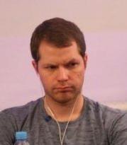 德州扑克 按钮位_吃鸡游戏技巧_德州扑克MTT策略