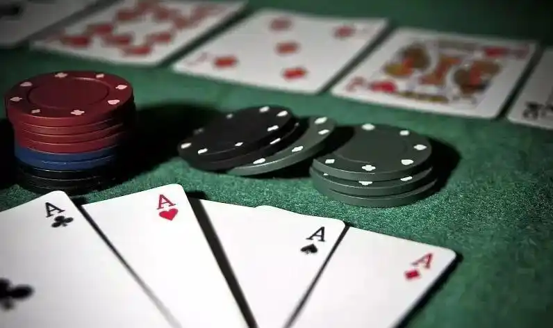 听牌不同对手应对_德州扑克牌型一样_德州扑克听牌策略