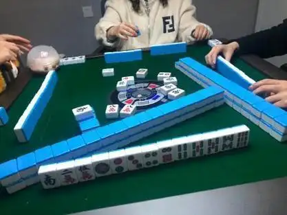 德州扑克策略调整与风险控制_德州扑克快打慢打策略_德州扑克慢打