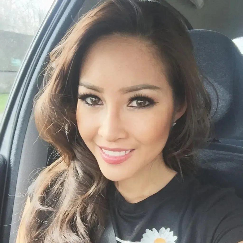 美女扑克玩家_德州扑克美女_最火辣女扑克玩家