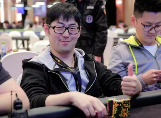 德州扑克wsop2014决赛_扑克比赛Day5晋级名单_WPT主赛Day5精彩牌局分析