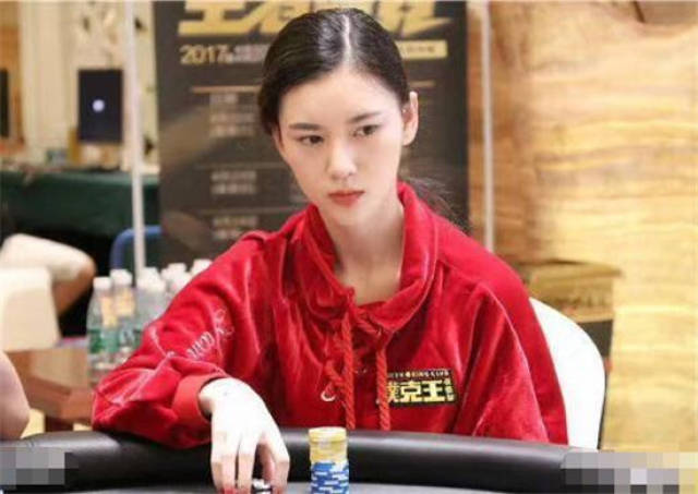 李思晓 德州扑克 年龄_美女赌神_德扑美女职业选手