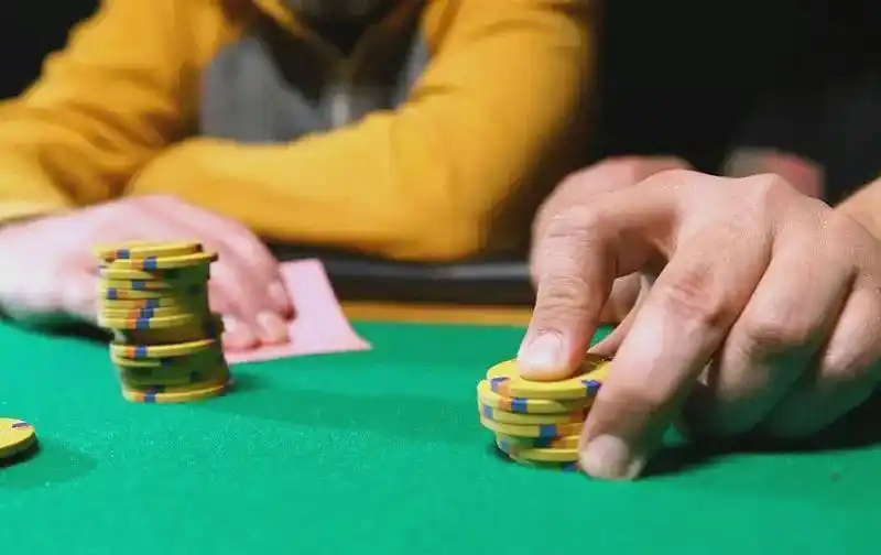 德州扑克翻后下注策略_德州扑克翻前下注策略_德州扑克 前注