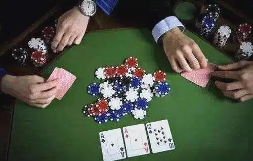德州扑克常见错误_德州扑克 失误_翻牌前弱牌跟注错误