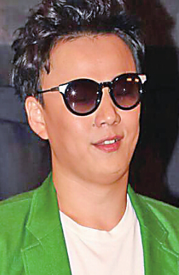 汪峰德州扑克技术_汪峰参加2015中国扑克锦标赛_德州扑克华人冠军