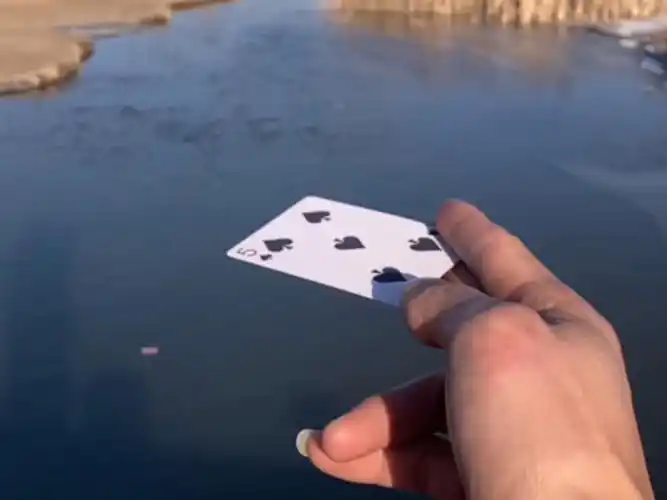 德扑同花色手牌策略_同花色起手大牌玩法_德州扑克同花牌型图解