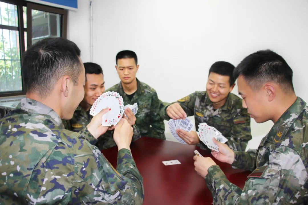掼蛋游戏规则_军营掼蛋玩法_德州扑克 平局