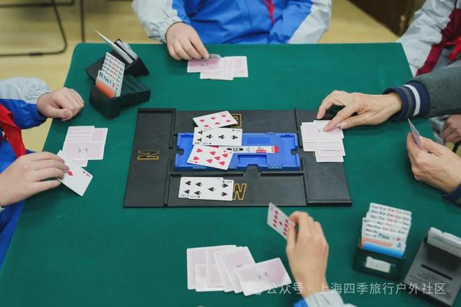 桥牌规则详解_桥牌与德州扑克_桥牌叫牌技巧