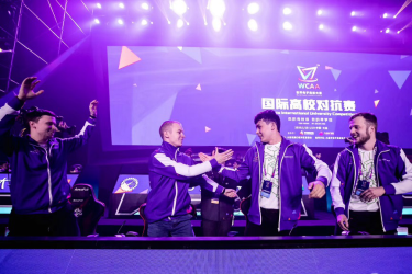 电子竞技选手 德州扑克_天神娱乐WCAA绿色德扑赛事_棋牌游戏电竞化转型