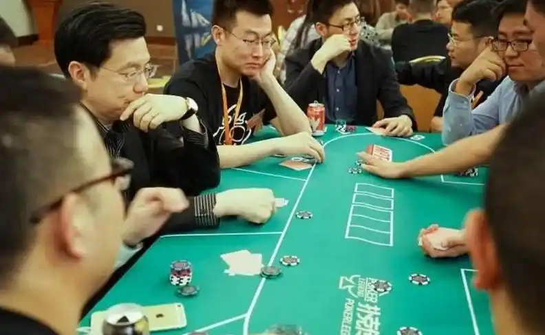 德州扑克赢钱游戏下载_大佬玩德州扑克_德州扑克大佬