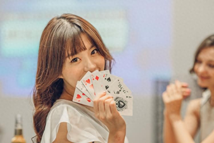 掼蛋游戏文化_德州扑克 d_掼蛋动漫创作