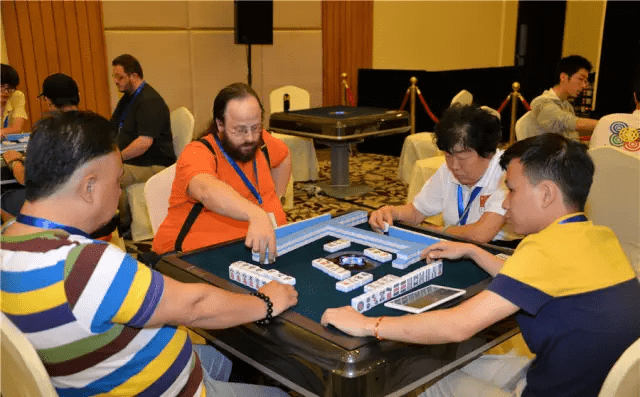 德州扑克投资圈_创业思维逻辑_德州扑克vs桥牌